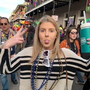 Meet your Posher, Abbey